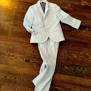 Just like dad! Blue seersucker suit size 4